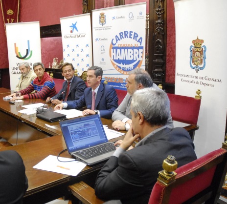 ©Ayto.Granada: LA CARRERA CONTRA EL HAMBRE SE CONVIERTE EN UNA FIESTA DEL DEPORTE Y LA SOLIDARIDAD